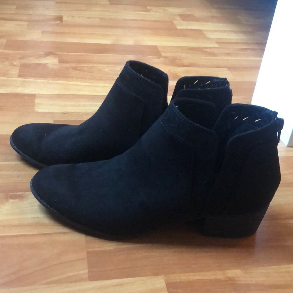 black booties